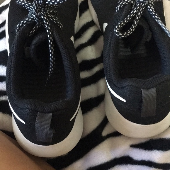 Nike’s - Picture 2 of 4